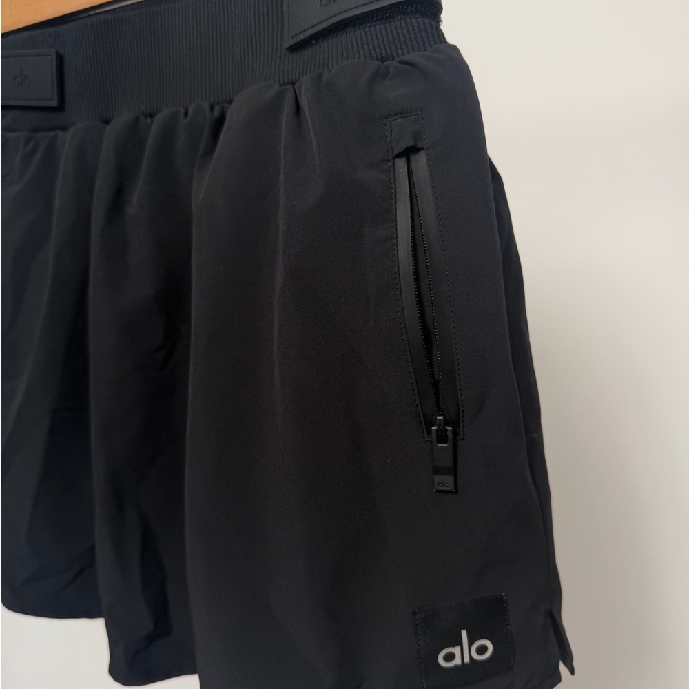 ALO Yoga Black Active Skirt with Zip Pockets - Picture 2 of 4